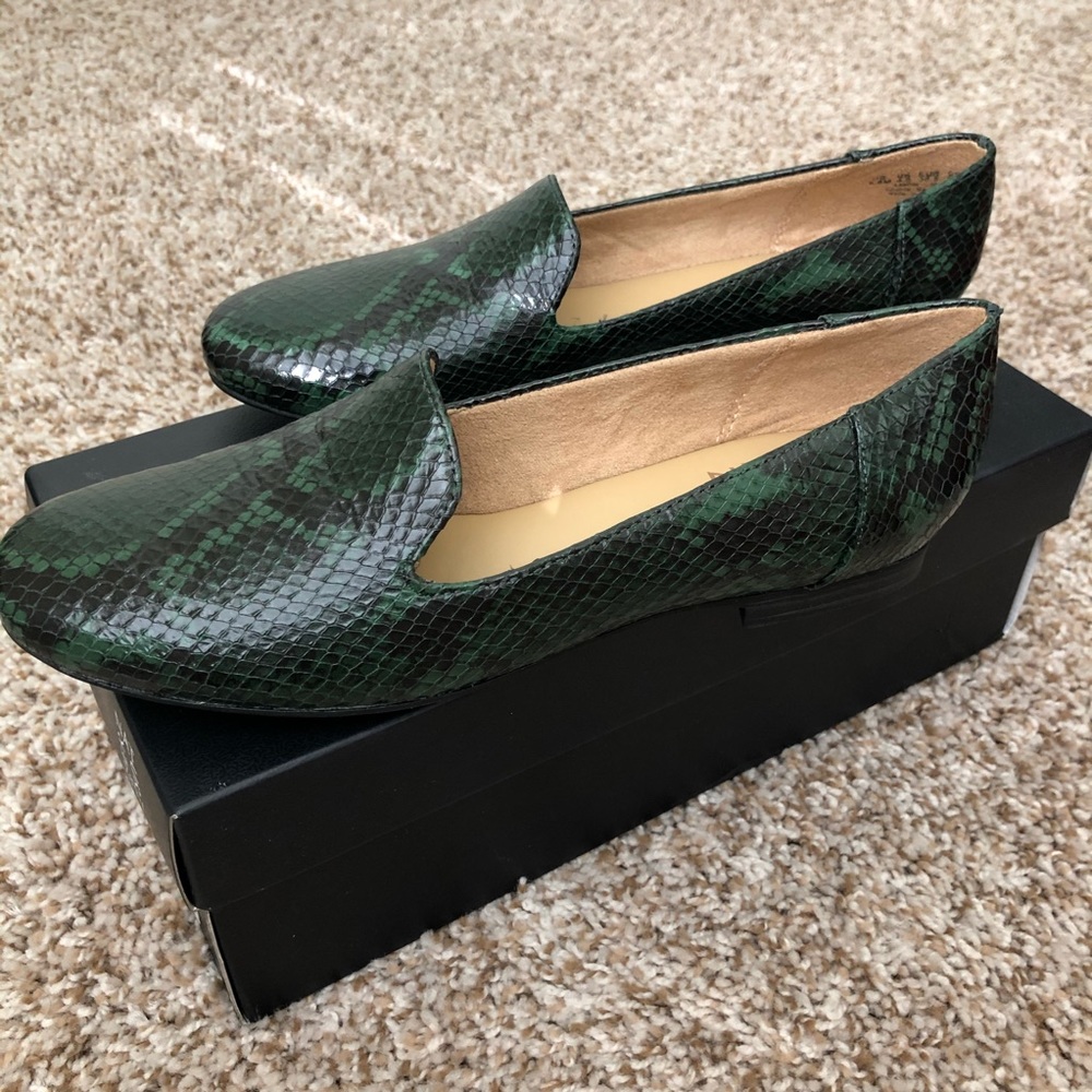 NIB Naturalizer Leather Snake Print Flats - Picture 4 of 10